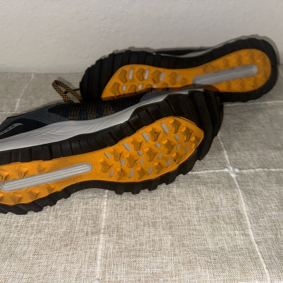 Men’s Saucony 12 w Sneakers gray yellow - Picture 2 of 2